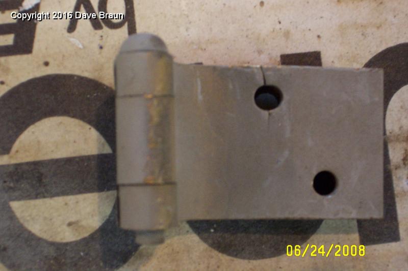 MGTD15470/Tub and Wings/Doors/Door hinge crack 2